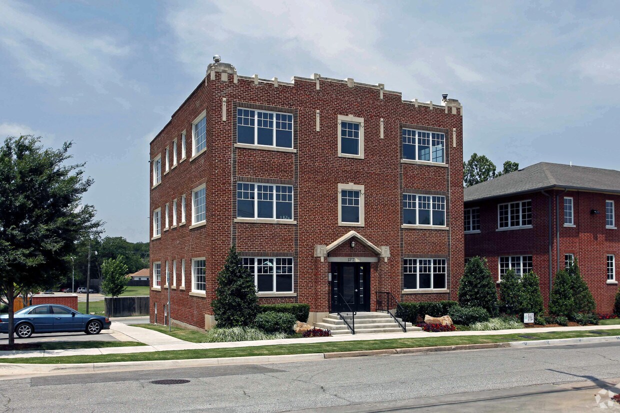 Foto del edificio - Francis Residential Building