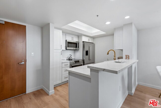 Foto del edificio - 13700 Marina Pointe Dr