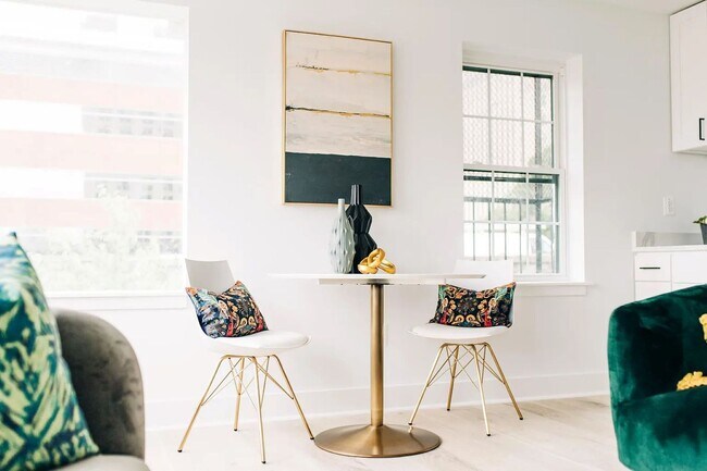 Building Photo - 415 St Paul St