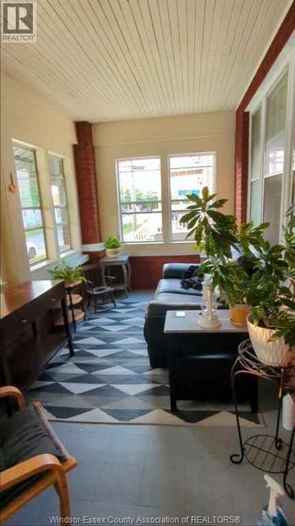 Building Photo - 567 Oak Ave