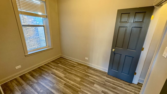 Photo - 1254 N Bosworth Ave Apartment