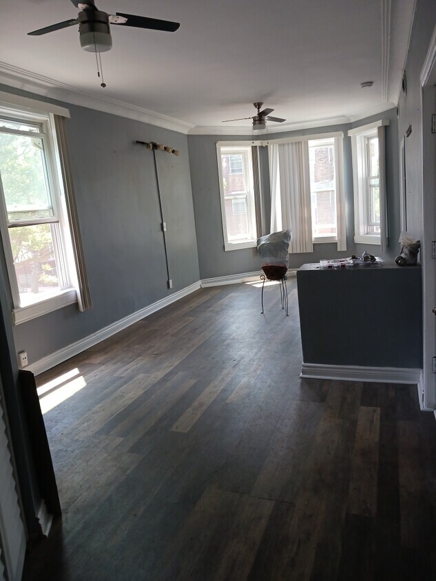 Primary Photo - 2103 S Harding Ave