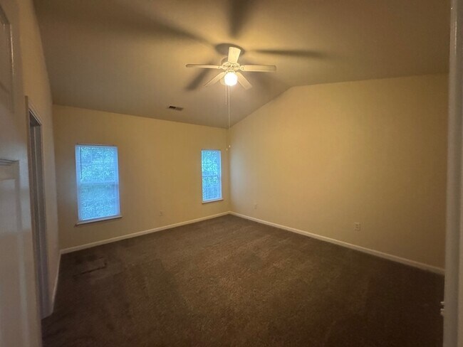 Foto del edificio - SPECIAL! Beautiful 3 Bed 2.5 Bath Town Hom...