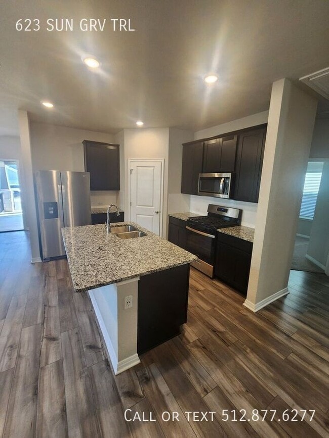 Foto del edificio - 623 Sun Grv Trl