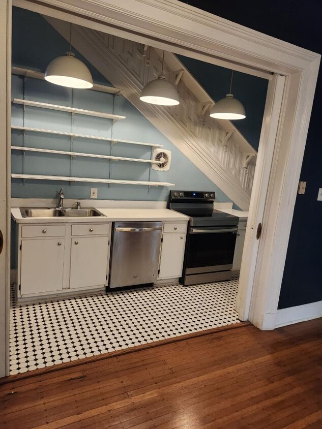 Foto principal - 2417 Saint Charles Ave