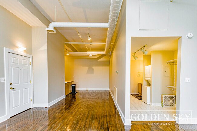 Foto del edificio - 301 S Walnut St