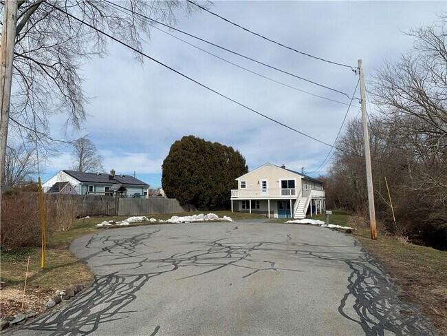 Foto del edificio - 60 Maplewood Rd