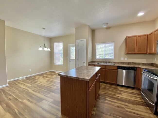 Foto del edificio - 7884 Sandy Springs Point
