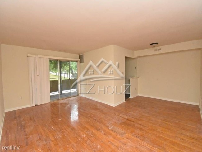 Building Photo - 2 br, 1 bath Apartment - 4911 Frederick Ave,F