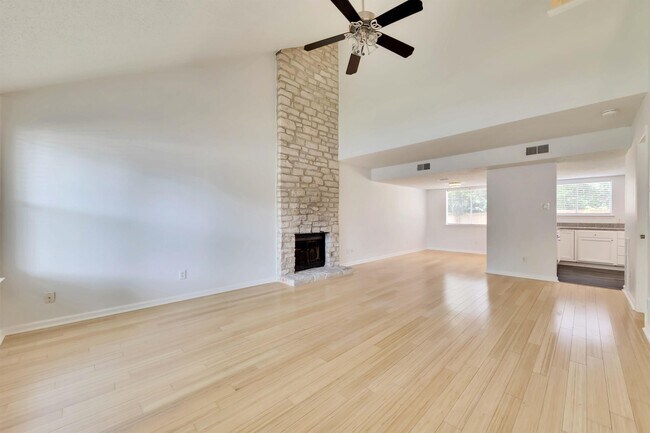 Foto del edificio - 9731 Meadowheath Dr