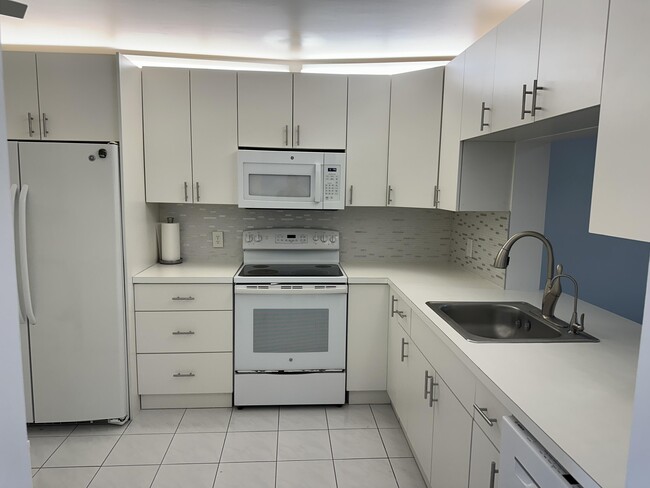 Foto del edificio - 901 SW 128th Terrace