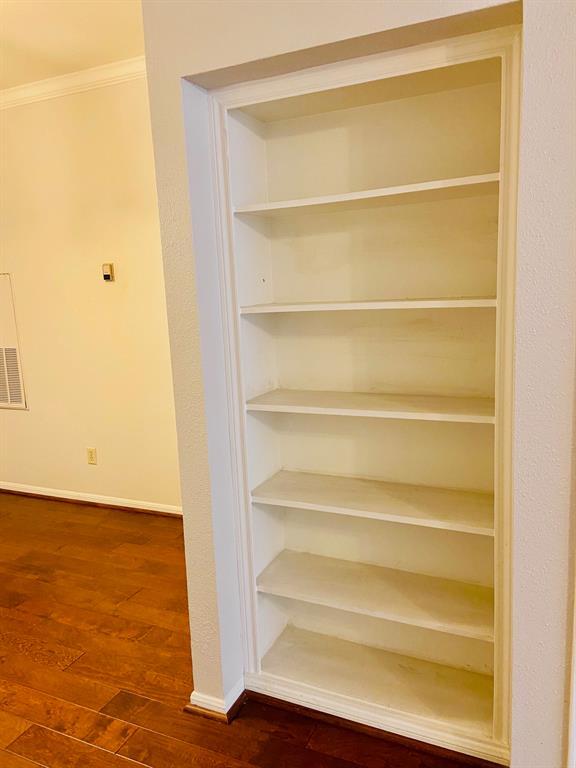 Foto del edificio - 2255 Braeswood Park Dr