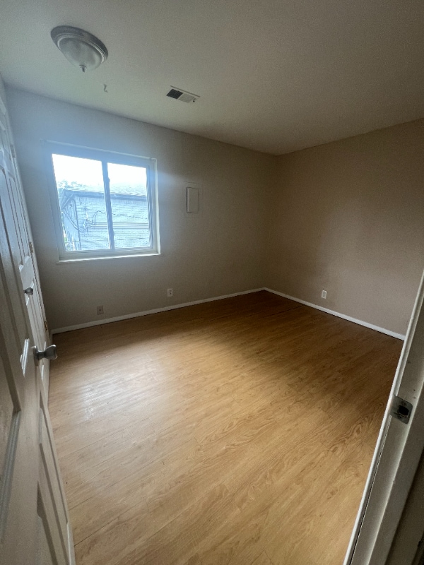 Building Photo - 1223 S Lincoln Park Dr