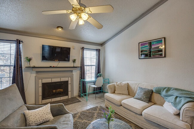 Foto del edificio - 8750 Park Ln