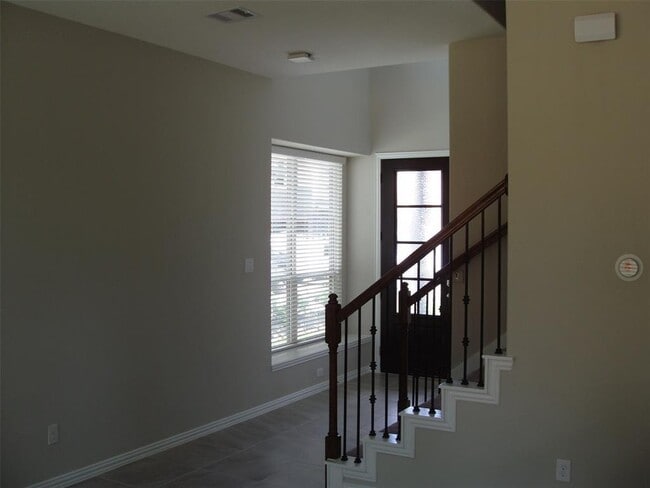 Building Photo - 210 Moon Dance Ct