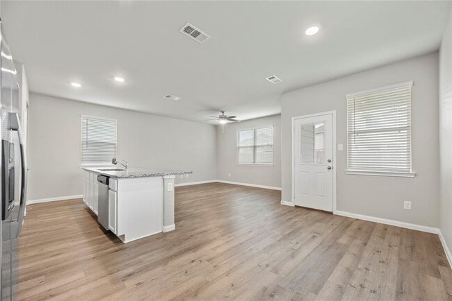 Building Photo - 22211 Grand Majestic Dr
