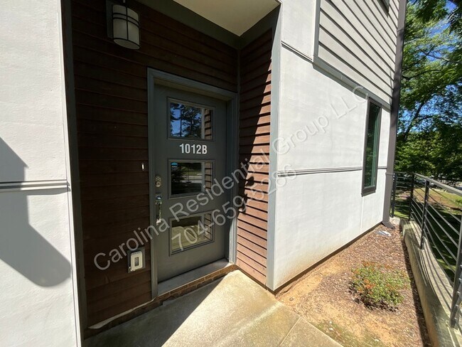 Foto del edificio - 1012 Westbrook Dr