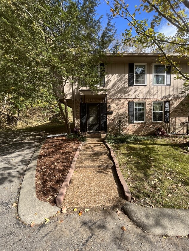 Primary Photo - 110 Bellevue Rd