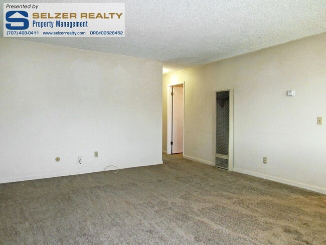 Building Photo - Roomy 2 bd. downstairs apt. near school, p...