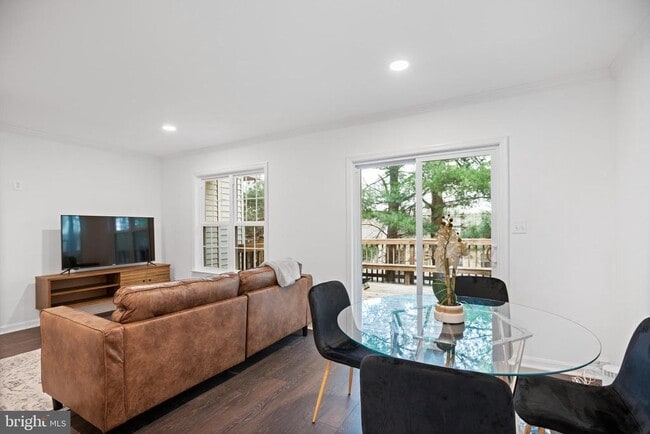 Foto del edificio - 15 Tall Oaks Ct