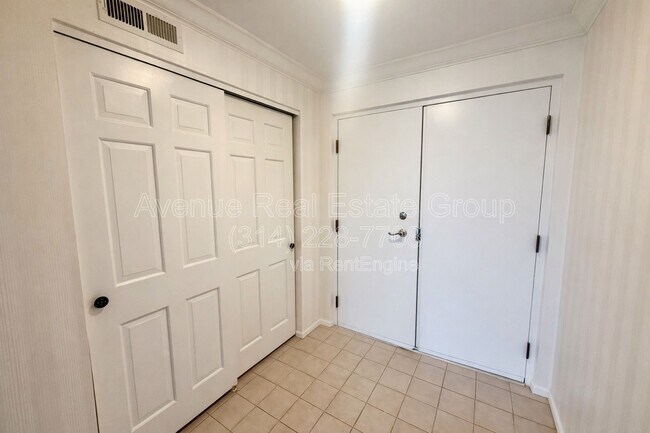 Foto del edificio - 974 Claytonbrook Dr