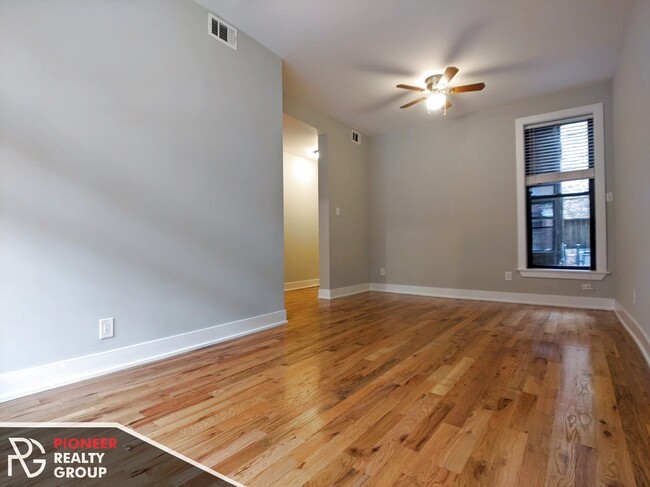 Foto del edificio - 635 W Oakdale Ave
