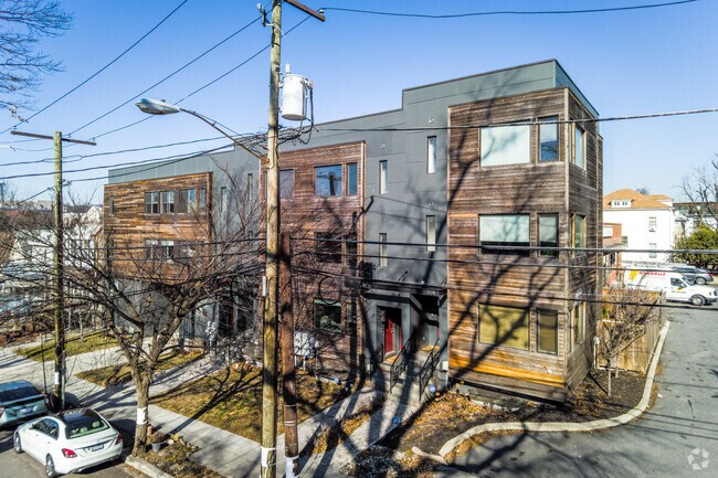 1032-1038 Otis St NE - Otis Place Flats