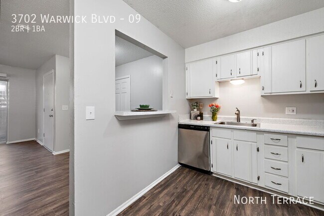 Foto del edificio - 3702 Warwick Blvd