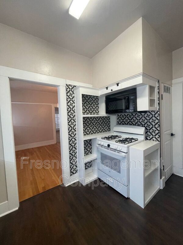 Foto del edificio - 841 E Weldon Ave