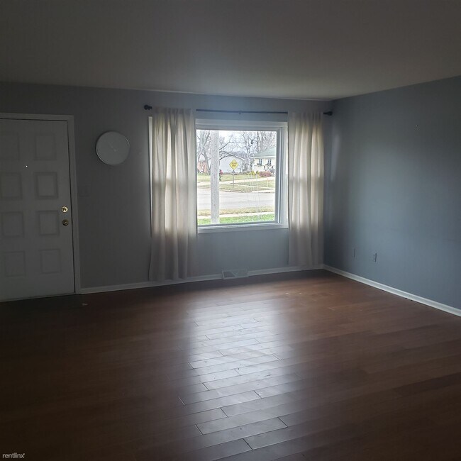 Foto del edificio - 3 br, 2.5 bath Duplex - 6186 Balsam Dr