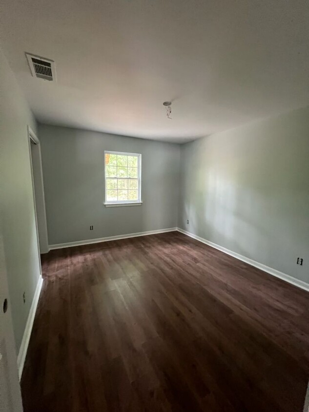 Foto del edificio - 2 Bed 1 Bath Modern Duplex from Floor to C...