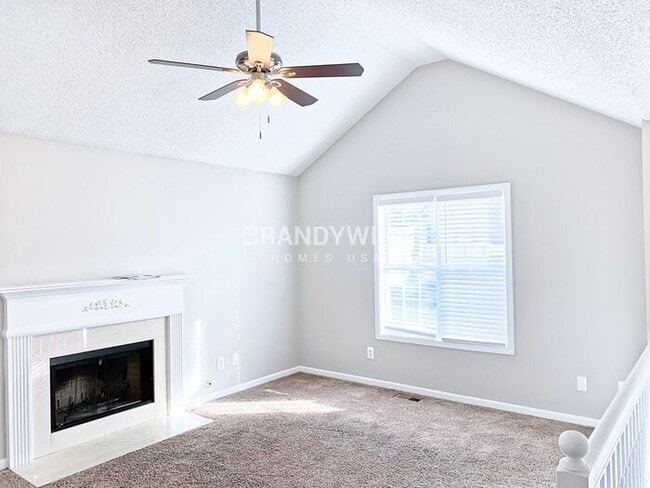 Foto del edificio - MOVE IN BY FEB 15TH AND RECEIVE FREE MARCH...