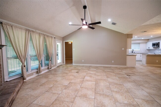 Foto del edificio - 10323 Lone Brook Dr
