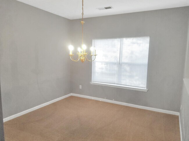 Building Photo - 1388 Highgrove Ct