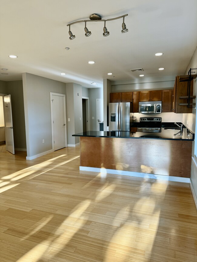 Foto del edificio - 99 Chestnut Hill Ave