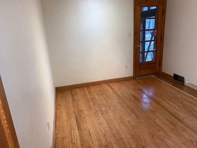 Building Photo - 20 Reichold Rd