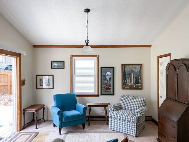 Sala de estar - 520 Timberlake Dr