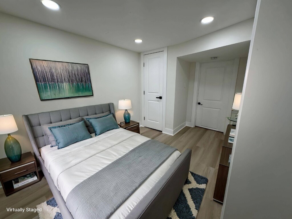Foto principal - 102 S Huron Dr