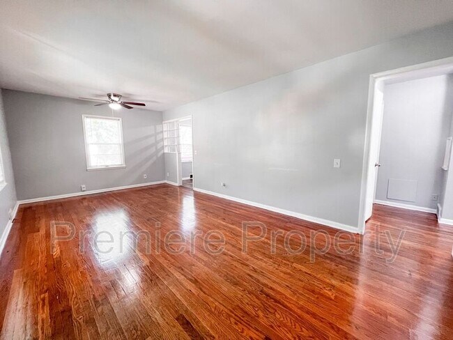 Building Photo - 5513 Lane Ave