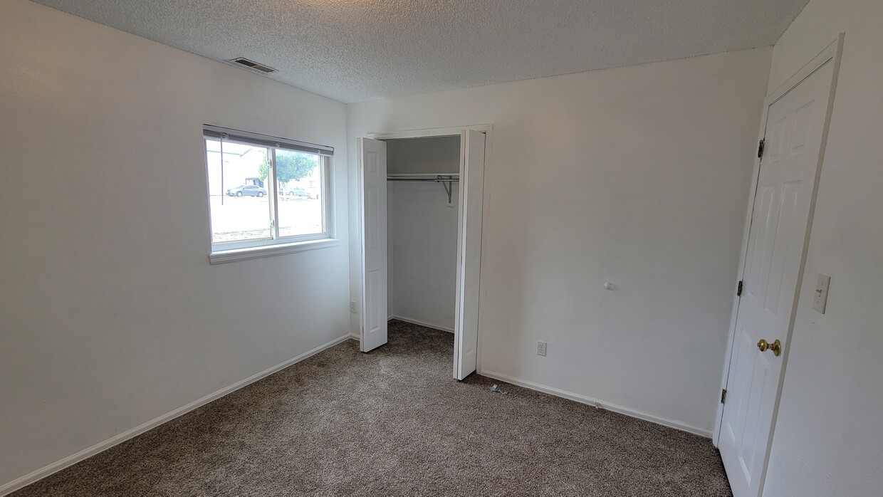 Primary Photo - 6640 Provincial Dr