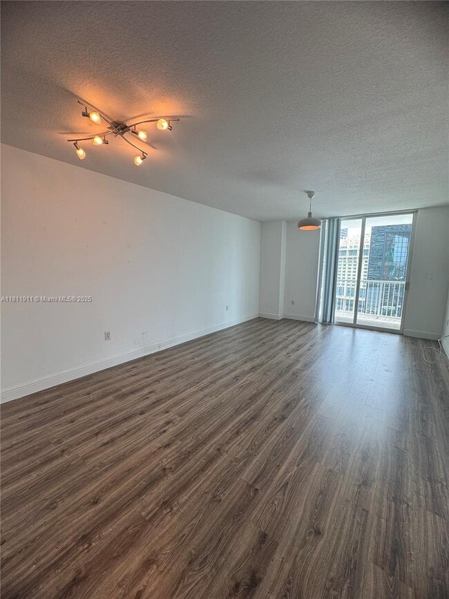 Building Photo - 1250 S Miami Ave