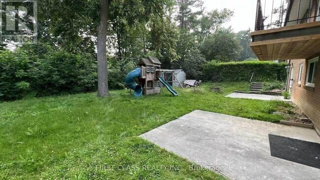 Photo du bâtiment - 3082 Lindenlea Dr