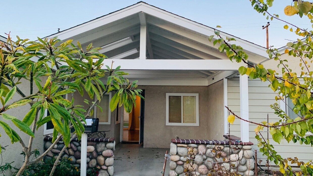 Foto principal - Huntington Beach Charming 3 Bedroom House
