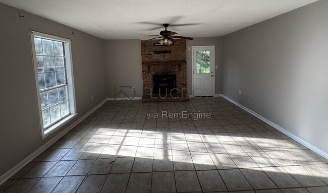 Building Photo - 102 Briarmeade Dr
