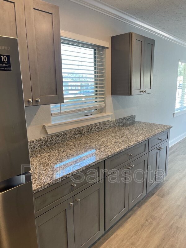 Foto del edificio - 6365 Gateway Ave