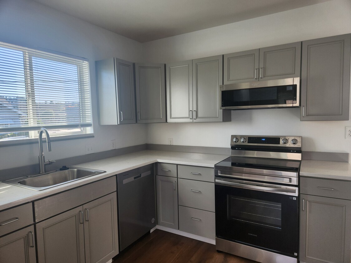 Foto principal - 405 Williams Ave N