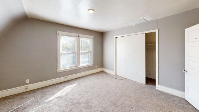 Foto del edificio - 4 Bed 2 Bath Single Family Home for Rent i...