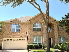 Building Photo - 6839 Emerson Ln