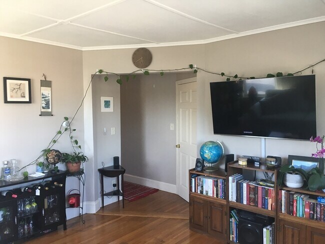 Foto del edificio - 10 Chipman Ave