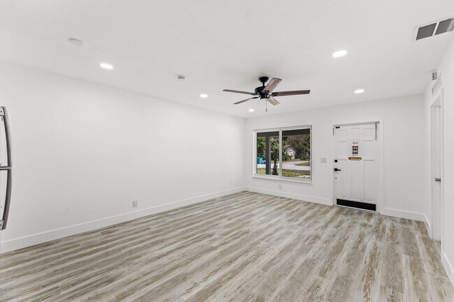 Foto del edificio - 134 SW 14th Ave